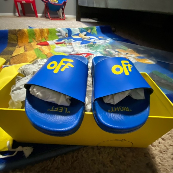 Toddler Designer Slippers Wore Once Sz.26(9) Run Small - Picture 3 of 5